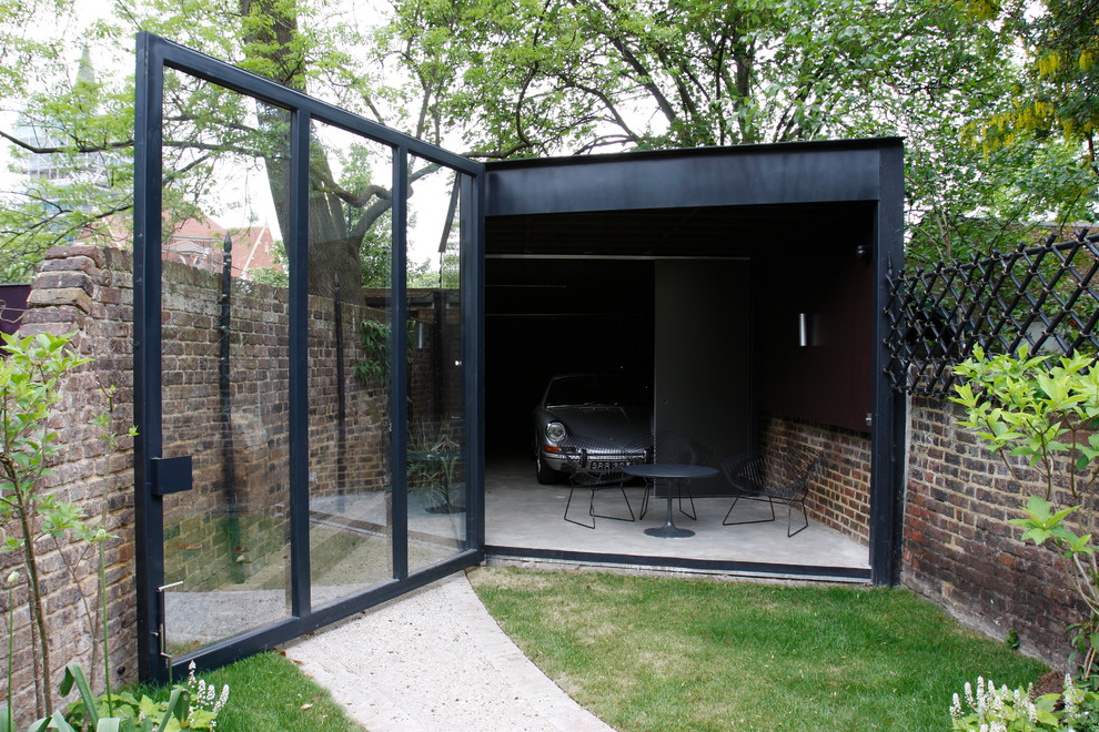 Industrial shed and granny flat in London.