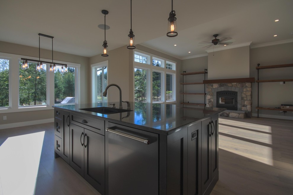Kitchen - transitional kitchen idea in Vancouver