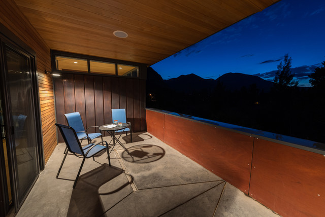 Sharp Residence contemporary-balcony