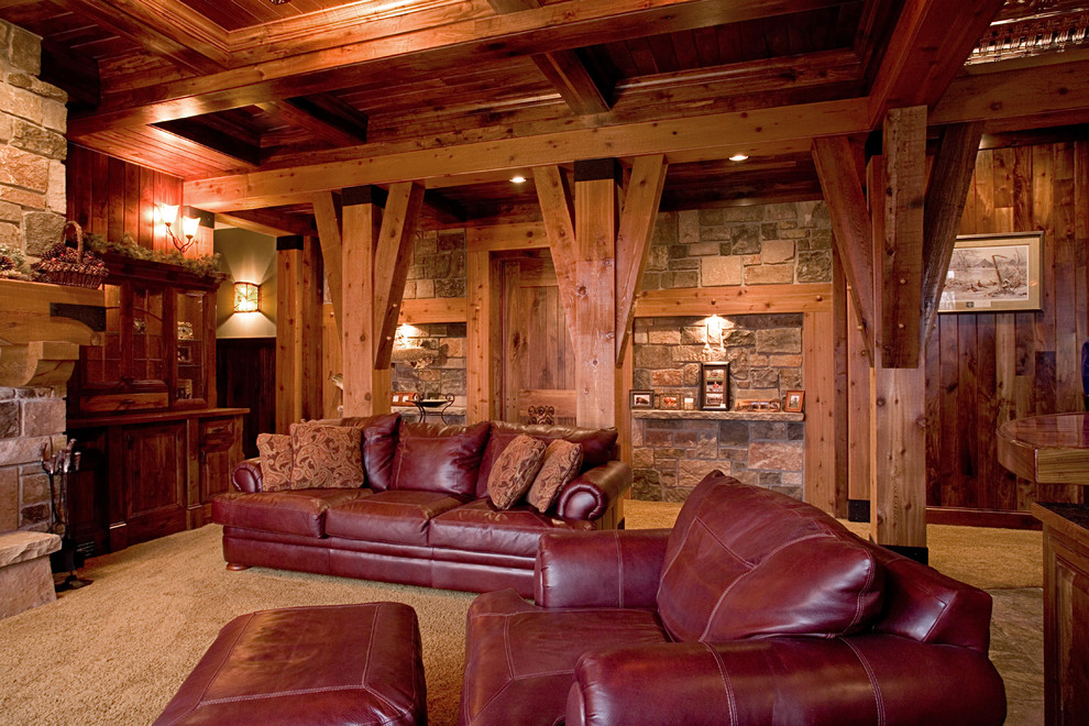 Traditional family room in Minneapolis.