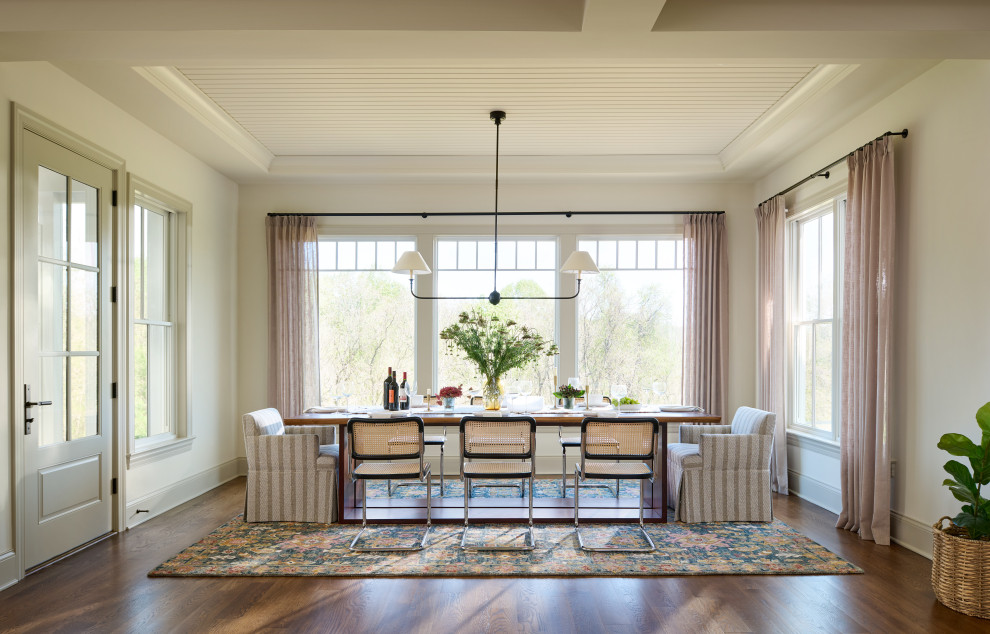 Example of a farmhouse home design design in Baltimore