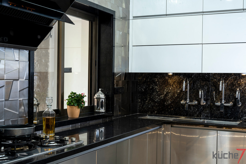 Photo of a modern kitchen in Mumbai.