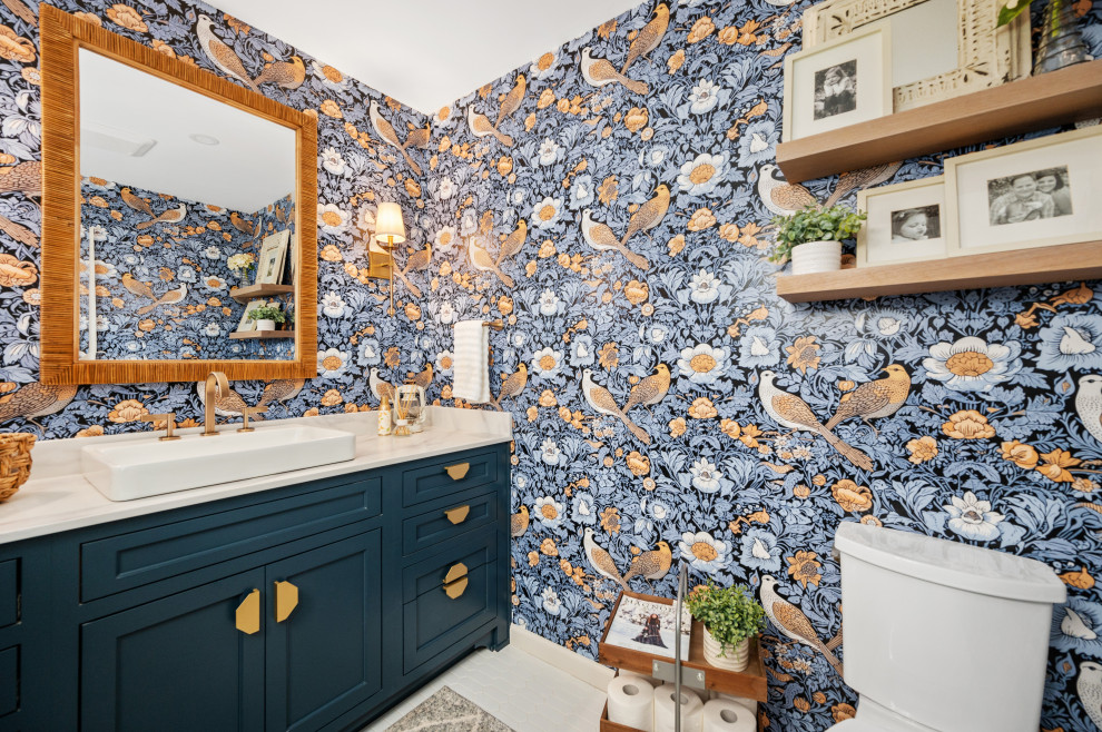 Transitional home design photo in Cincinnati