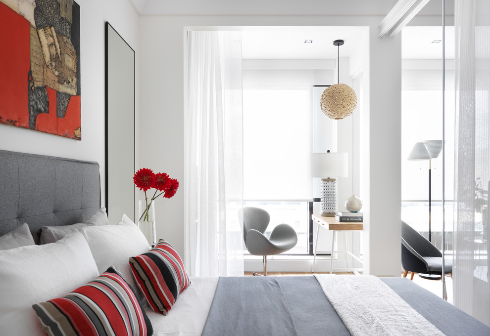 Студия для молодой девушки