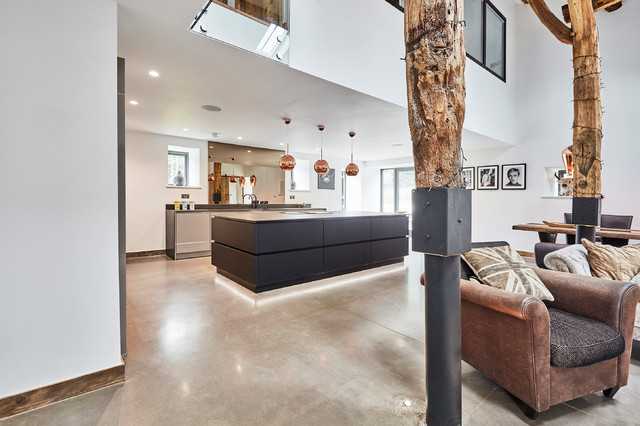 Barn conversion - Black & Magic Grey handle-less kitchen trendy-koekken