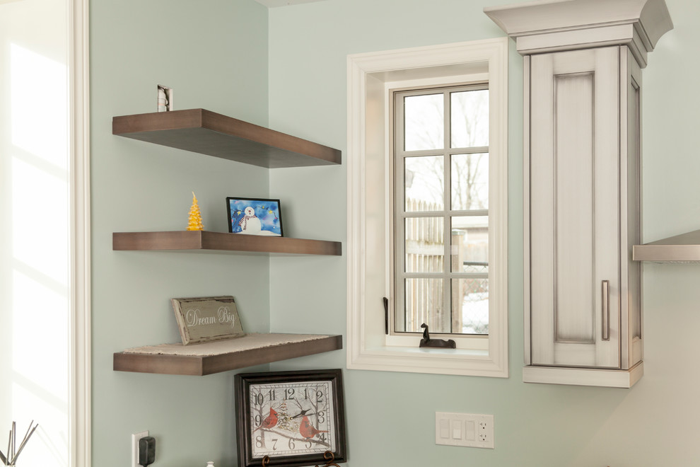 Inspiration for a transitional kitchen remodel in Toronto