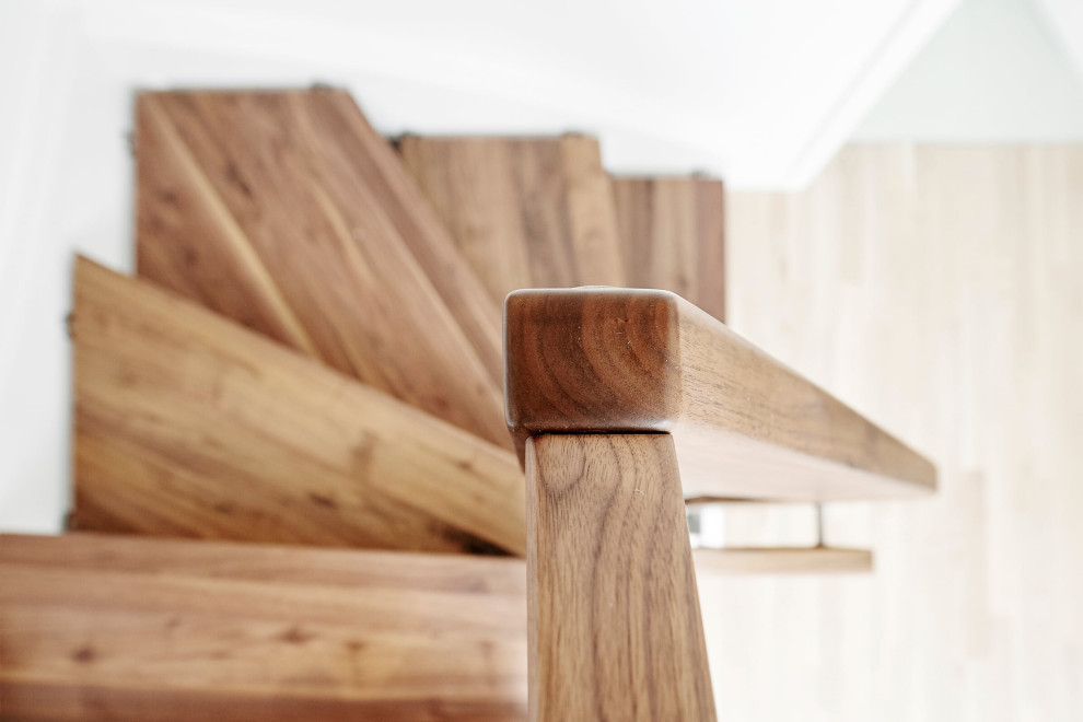 Консольная лестница из дуба