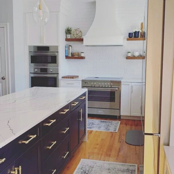 Kitchen - kitchen idea in New York