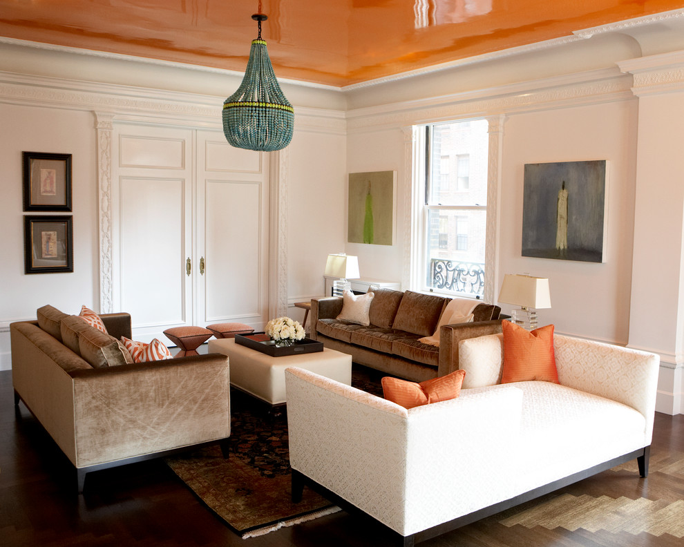 Inspiration for a transitional living room in New York.