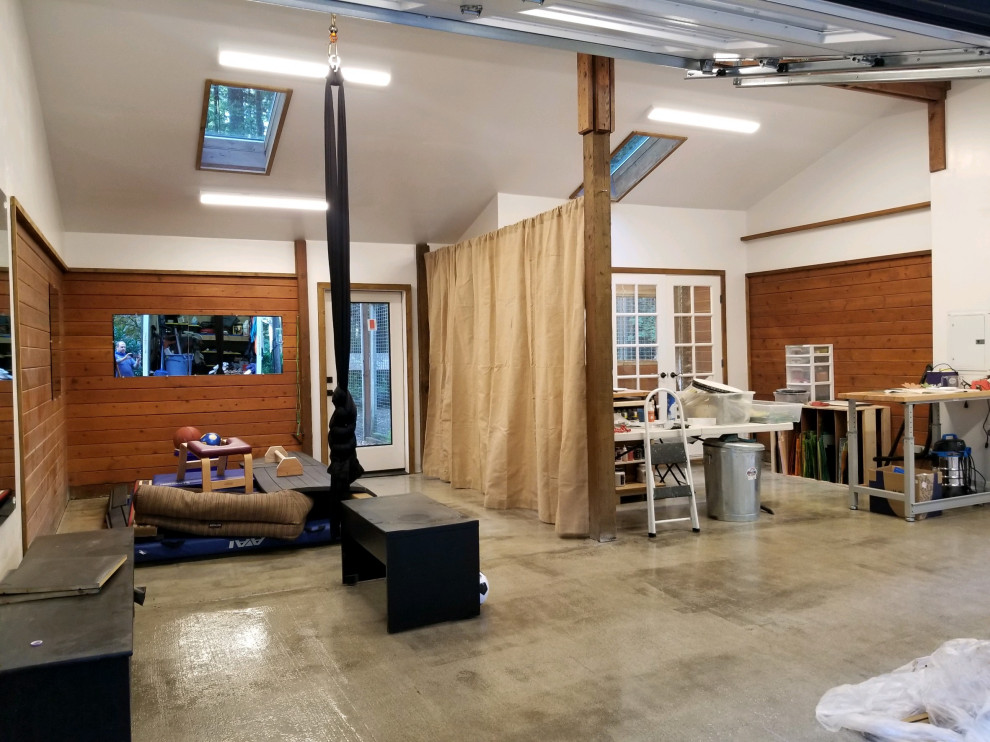 Home design - rustic home design idea in Seattle