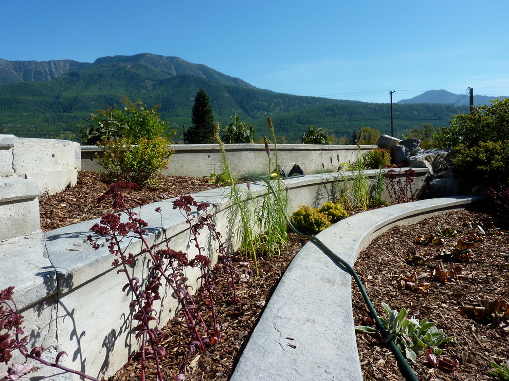 Contemporary garden in Vancouver.