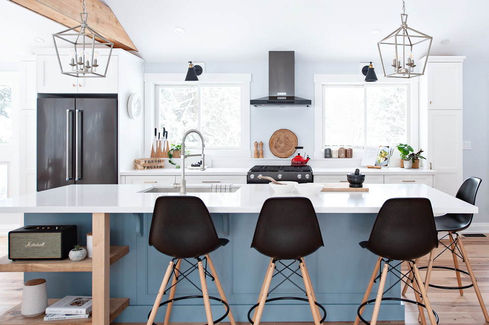 Example of a transitional kitchen design in Toronto