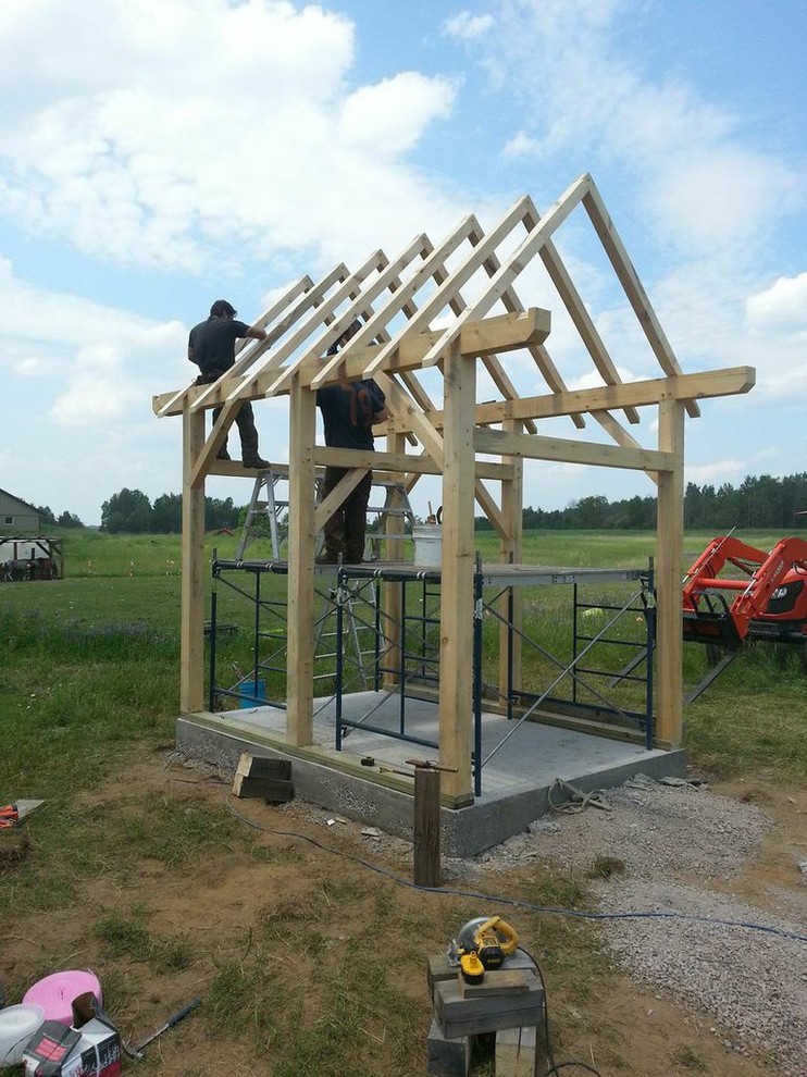 Guesthouse - rustic detached guesthouse idea