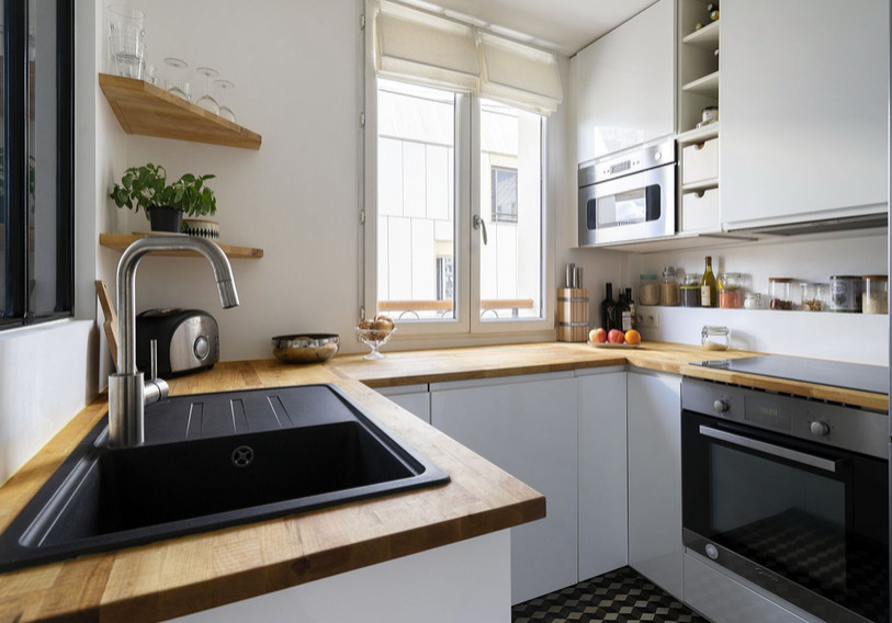 This is an example of a modern kitchen in Paris.