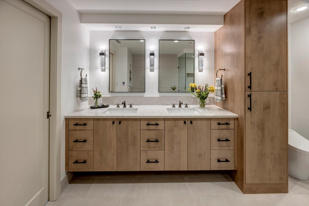 Example of a transitional bathroom design in Seattle