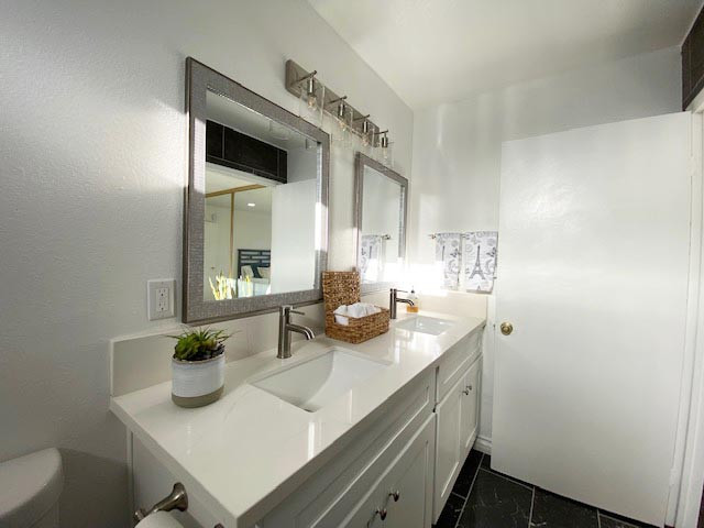 HOME STAGING GLENDALE HILLS