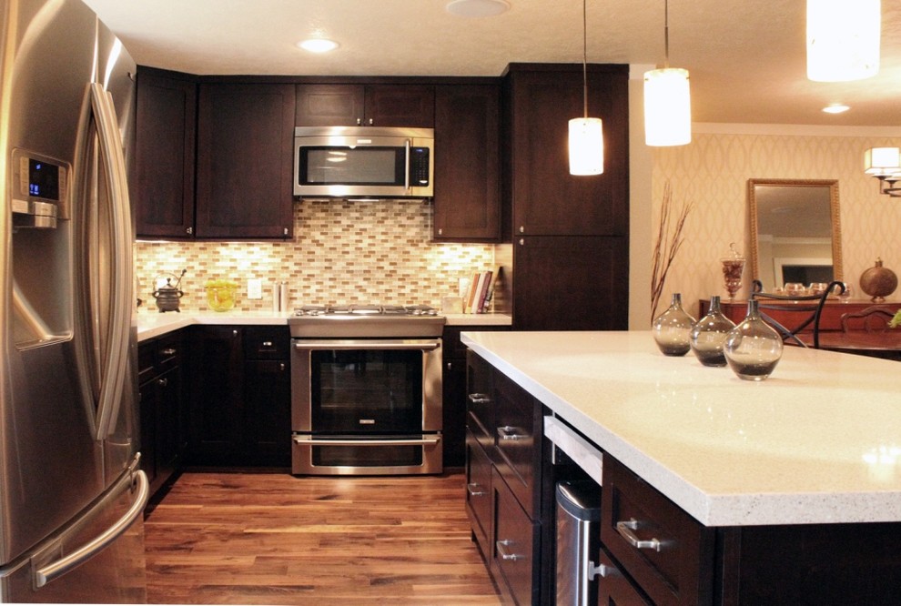 Inspiration for a transitional kitchen remodel in Houston