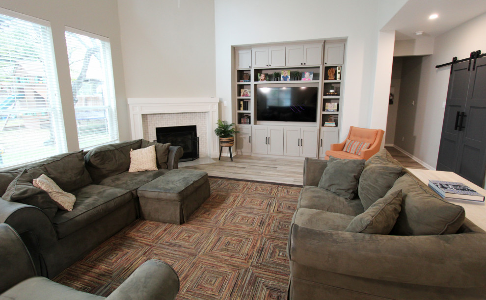 Inspiration for a transitional home design remodel in Austin