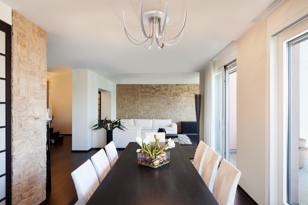 Зональное освещение в столовой-гостиной