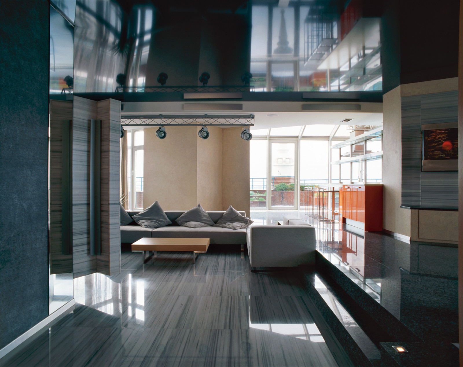 ТРЕХУРОВНЕВЫЙ ПЕНТХАУС В СТИЛЕ ХАЙ-ТЕК