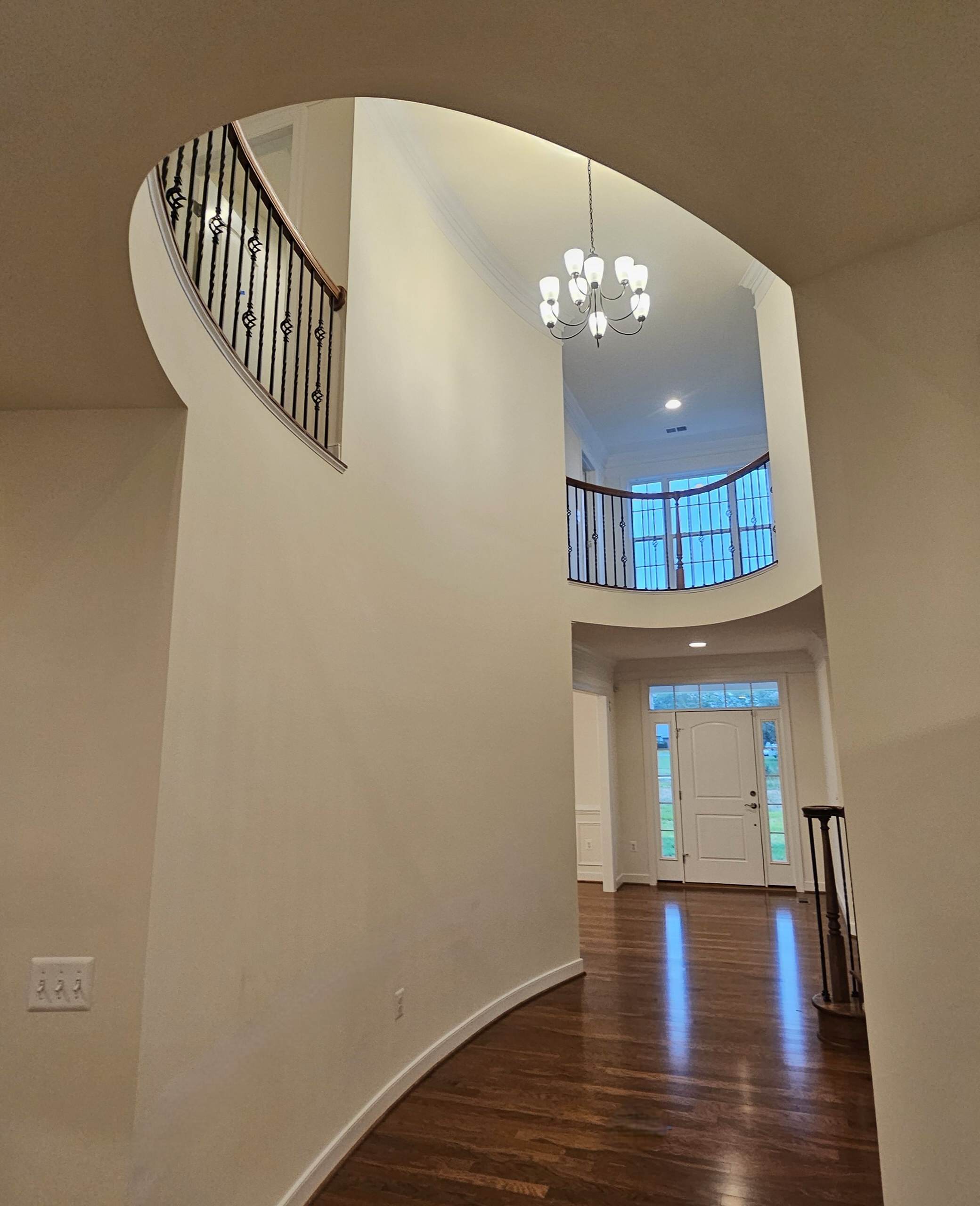 128_Grand Entryway Elliptical Staircase, Nokesville, VA 20181