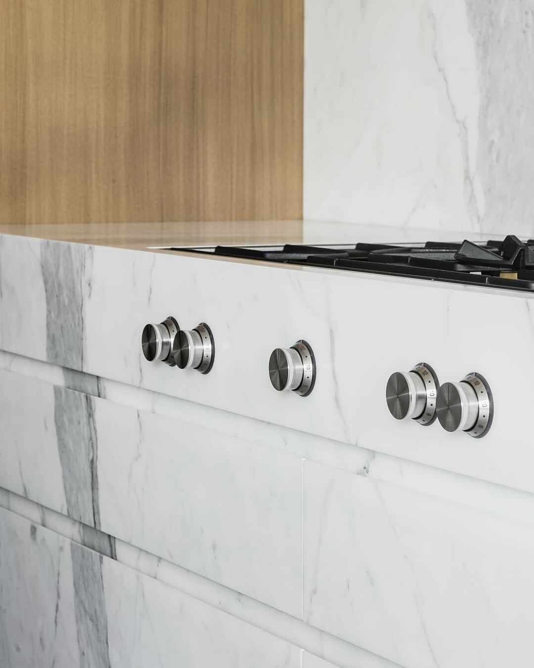 Апартаменты. Дом на набережной.