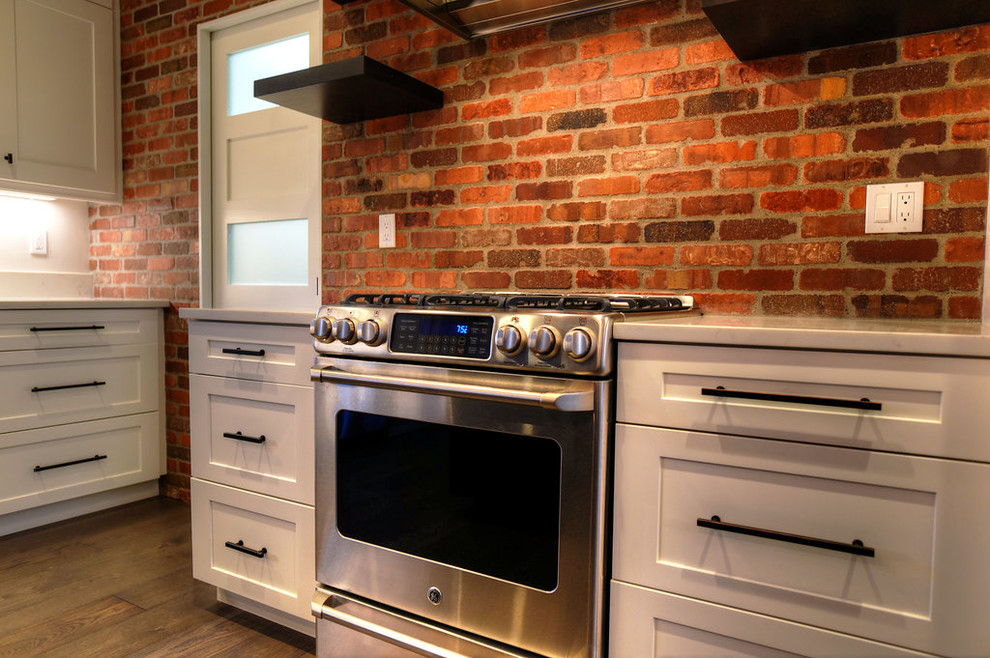 Inspiration for a modern kitchen remodel in Albuquerque