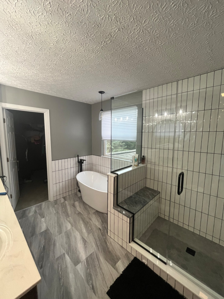Vertically stacked tile