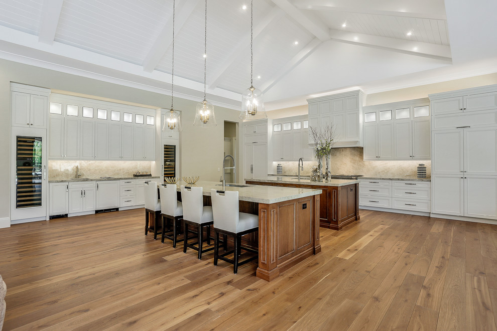 Kitchen - transitional kitchen idea in Miami