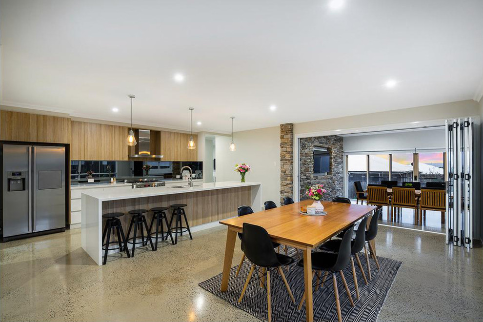 Inspiration for a contemporary dining room in Brisbane.