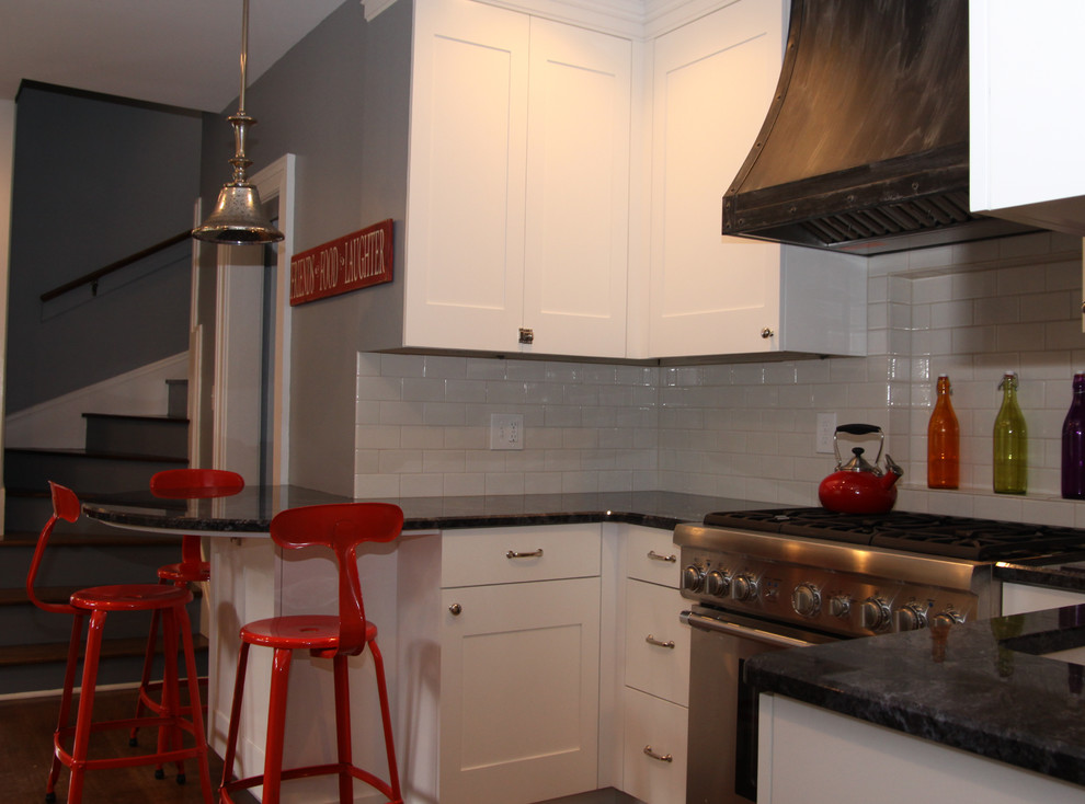 Example of a transitional kitchen design in Cleveland