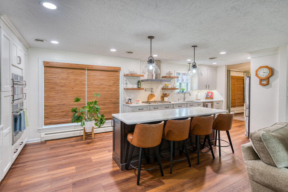 Kitchen - transitional kitchen idea