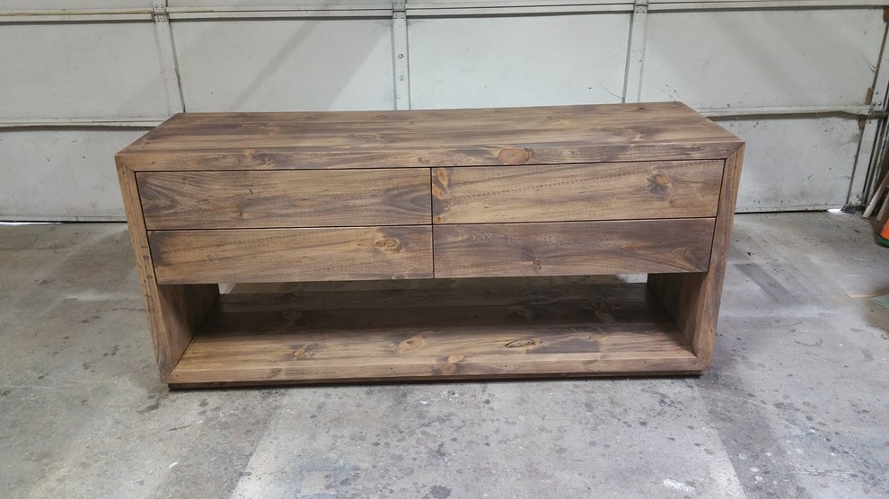 Inspiration for a rustic home design remodel in Indianapolis