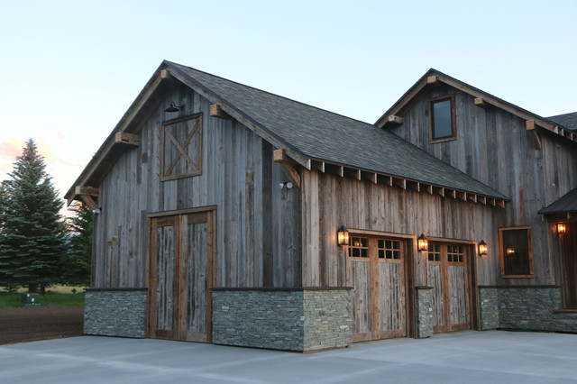 Custom Ranch Residence rustik-garage