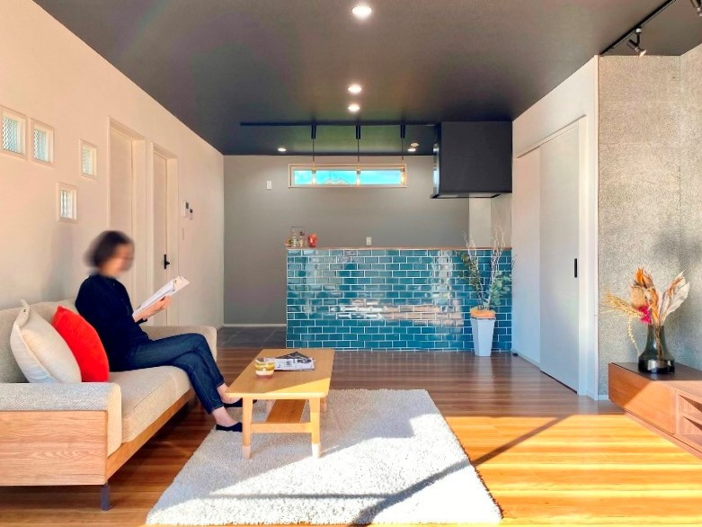 おしゃれなリビング 黒い天井 のインテリア画像 75選 22年3月 Houzz ハウズ