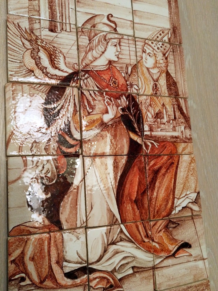 Мозаичные и рельефные керамические панно