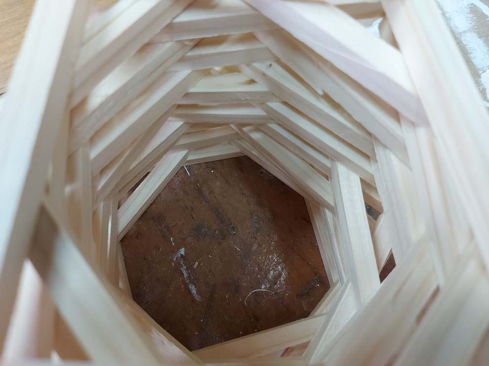 кровать из крупного бруса