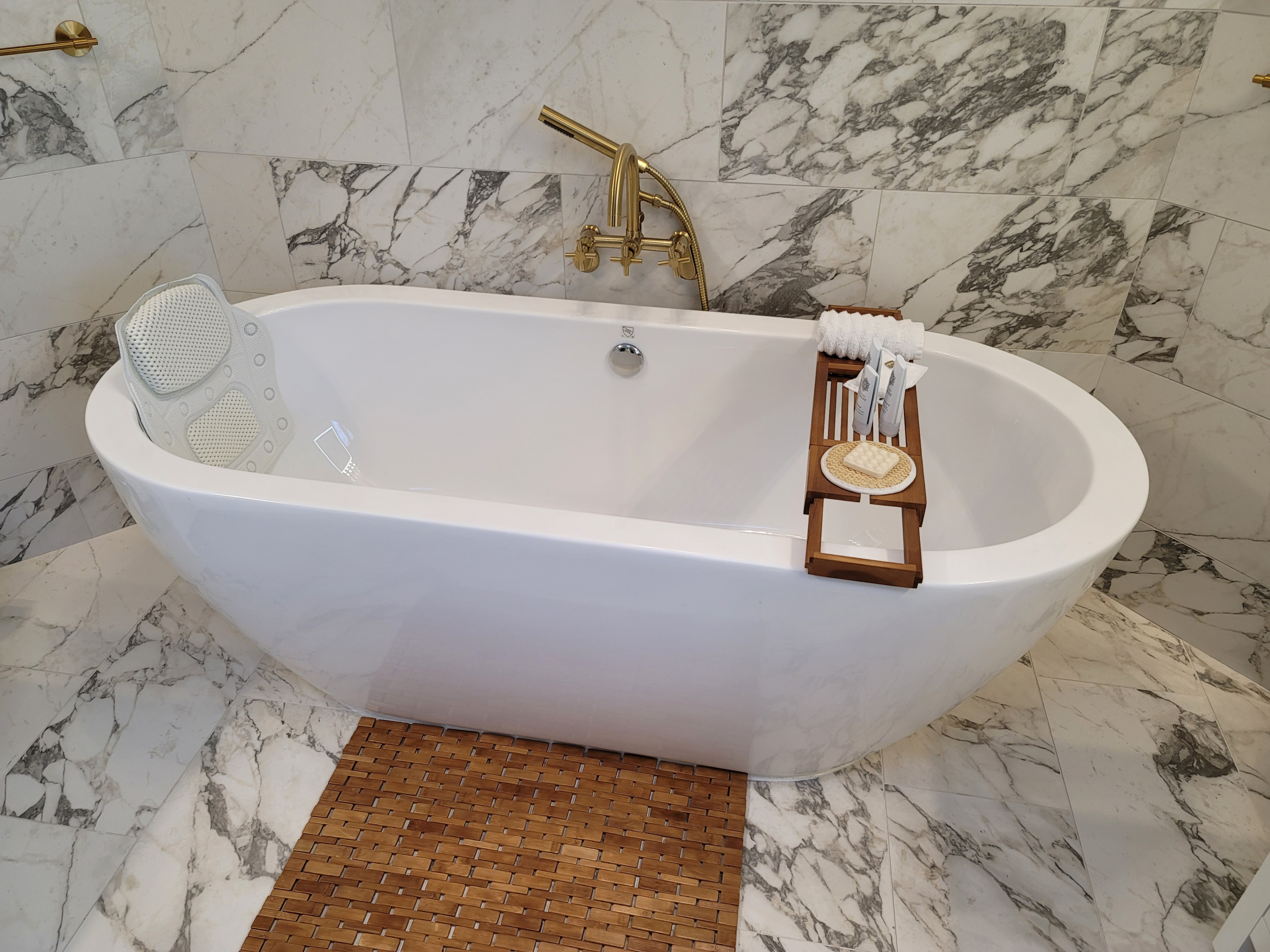 Dream white Bathroom
