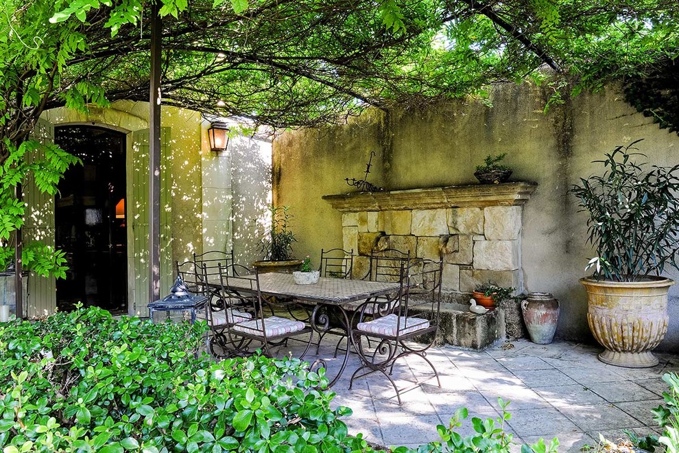 Inspiration for an expansive country patio in New York.