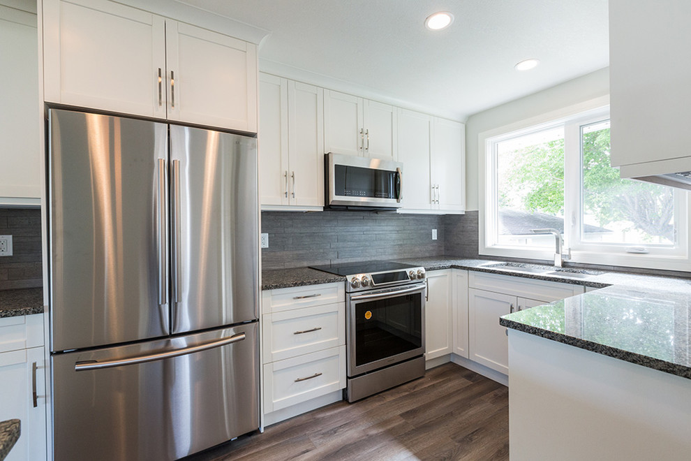 Kitchen - transitional kitchen idea in Edmonton