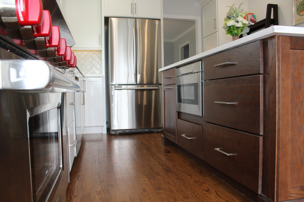 Kitchen - kitchen idea in Chicago