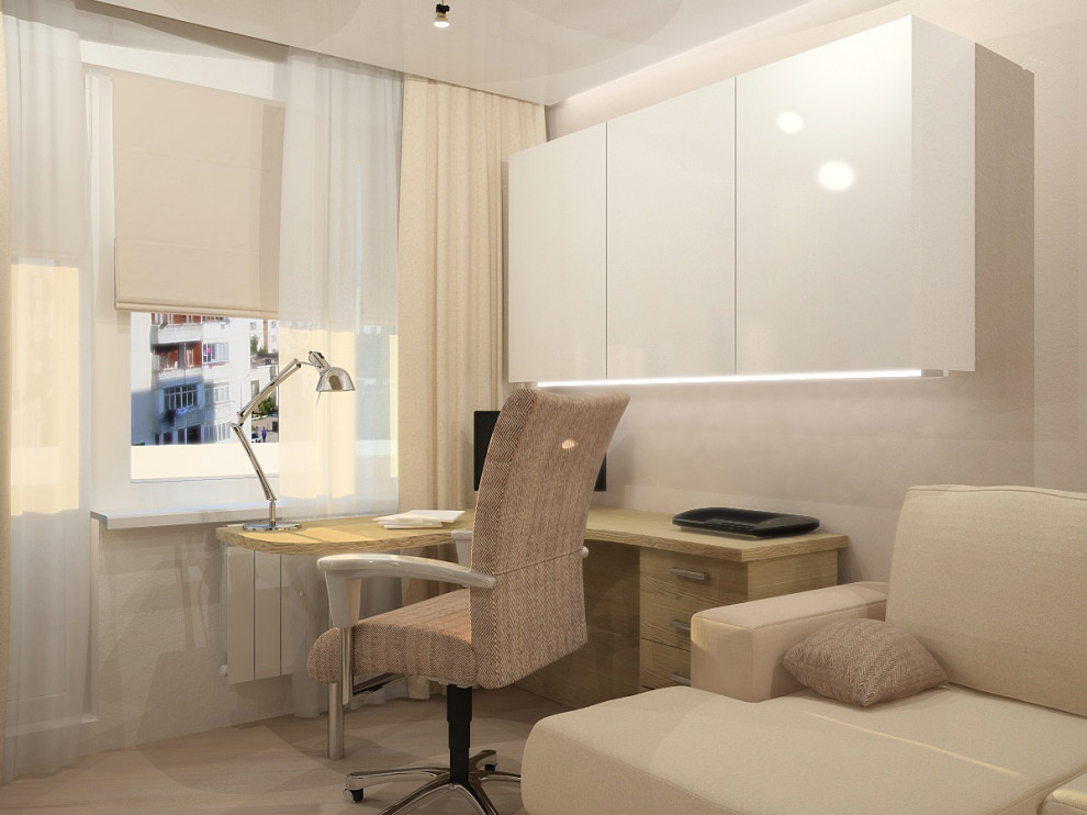 Modelo de despacho contemporáneo pequeño con paredes beige, suelo laminado, suelo beige y bandeja