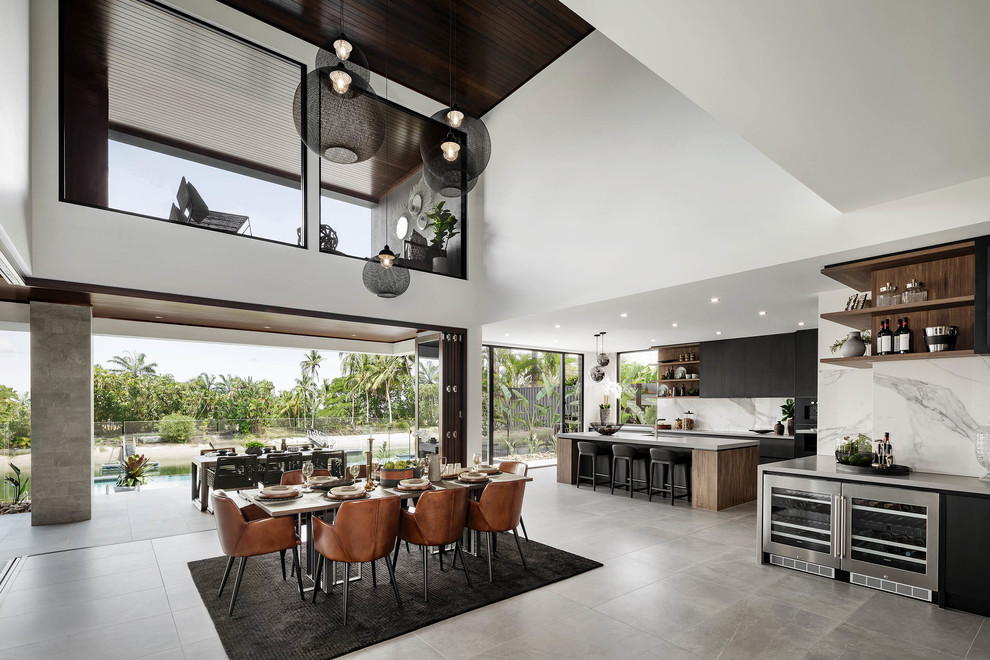 Contemporary dining room in Gold Coast - Tweed.