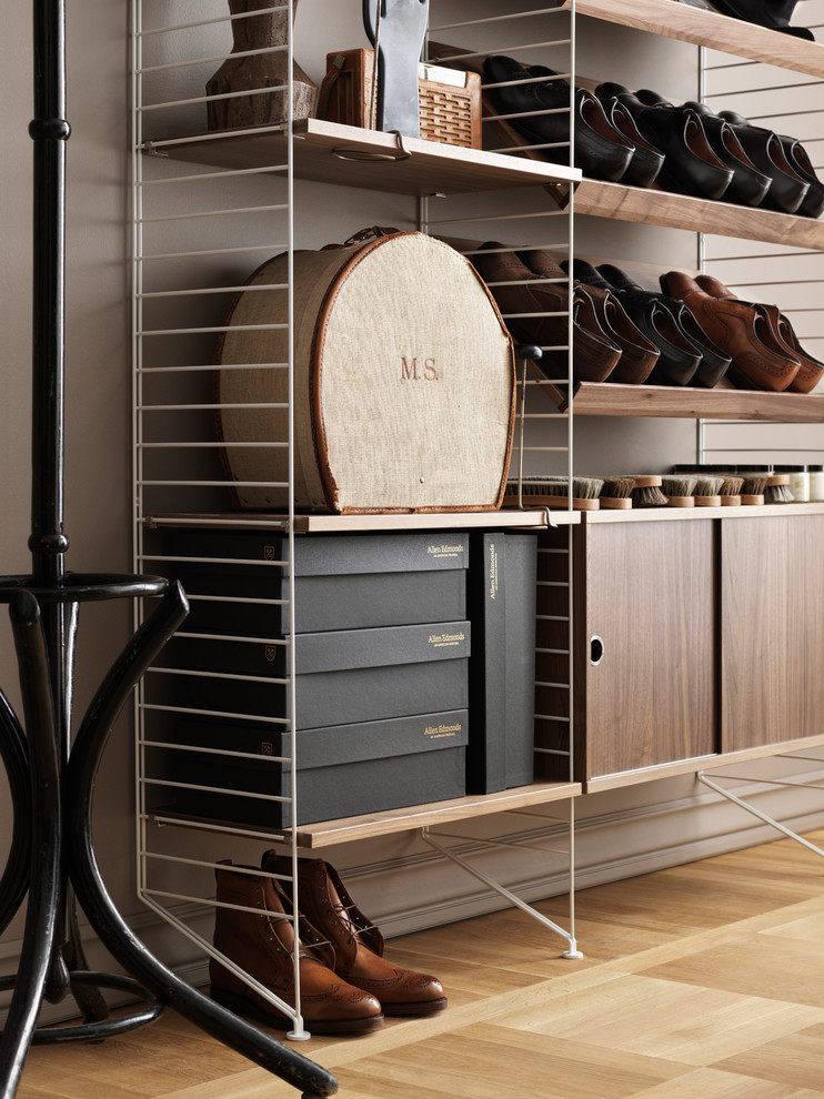 Inspiration for a scandinavian storage and wardrobe in Malmo.