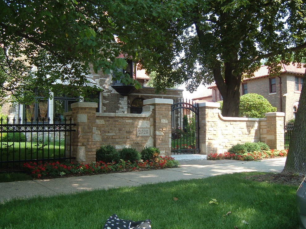 This is an example of a traditional garden in Milwaukee.