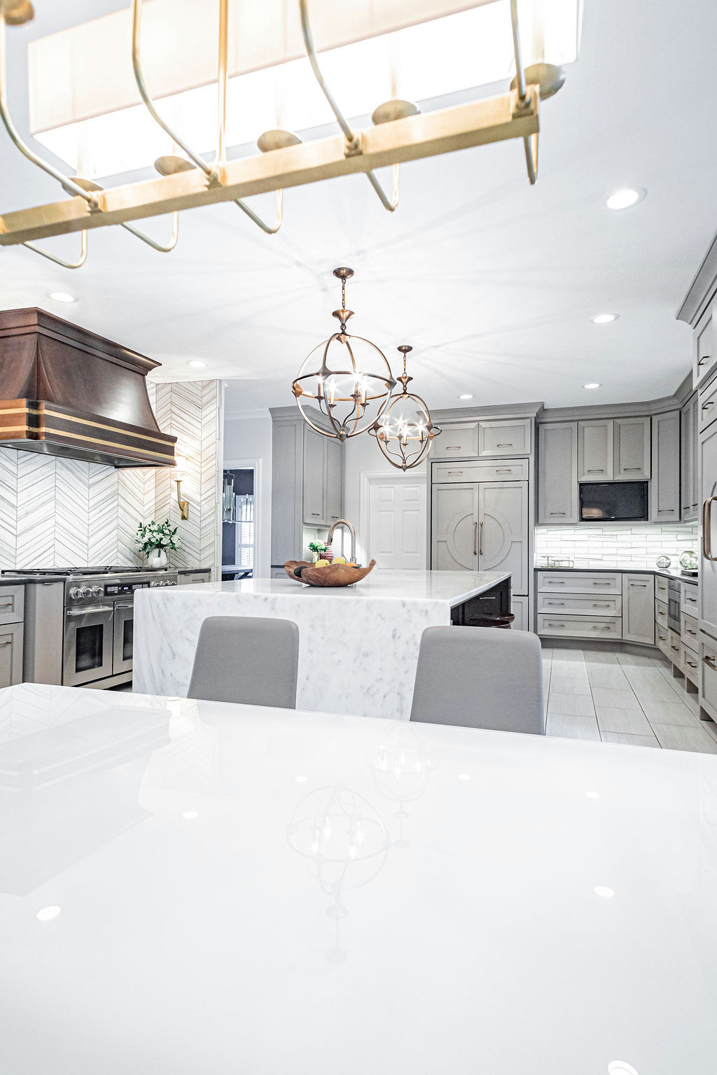 LUXURIOUS KITCHEN