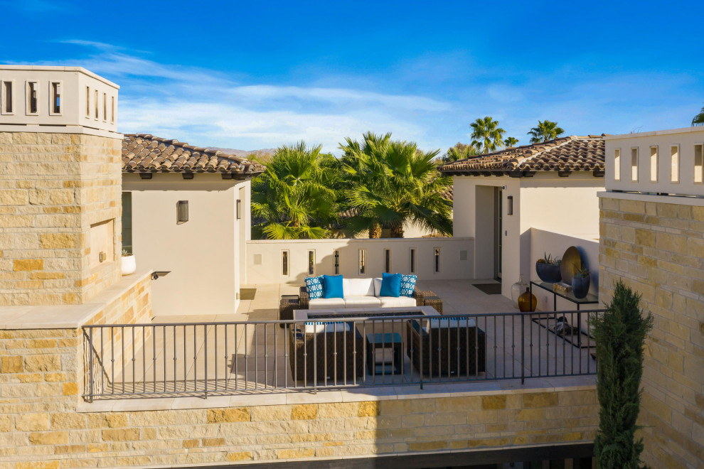Example of a tuscan rooftop deck design