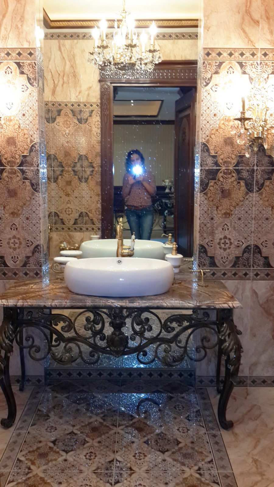 Частный дом с восточными мотивами