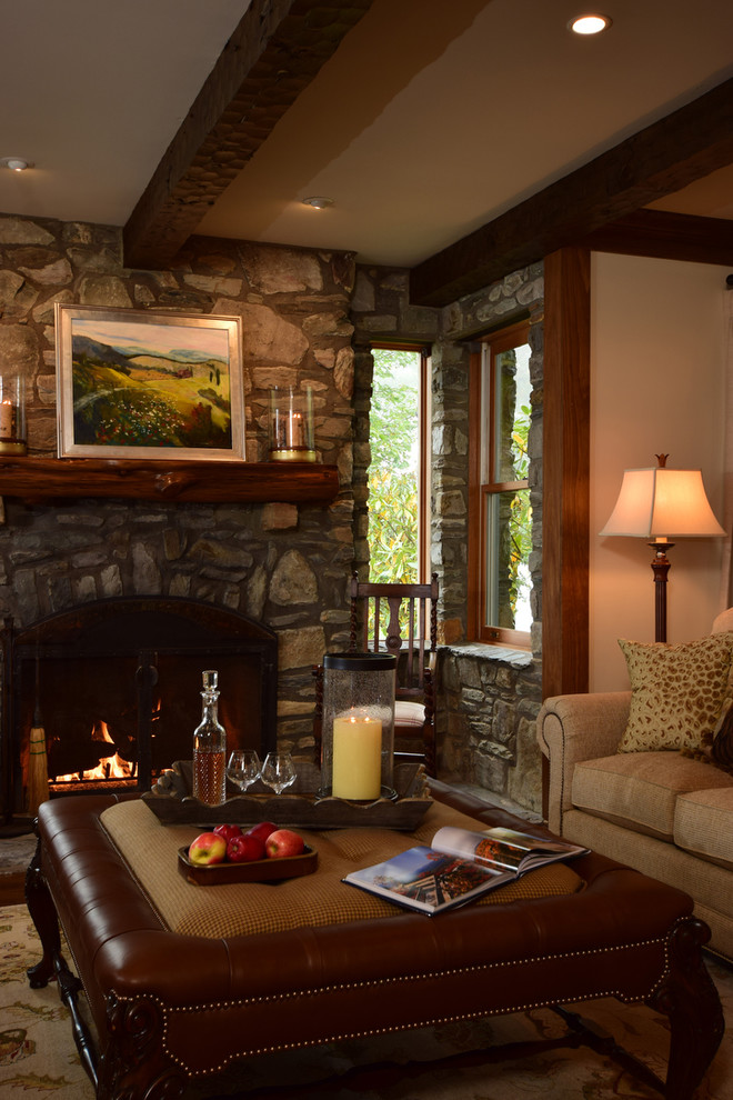 Inspiration for a country living room in Charlotte.