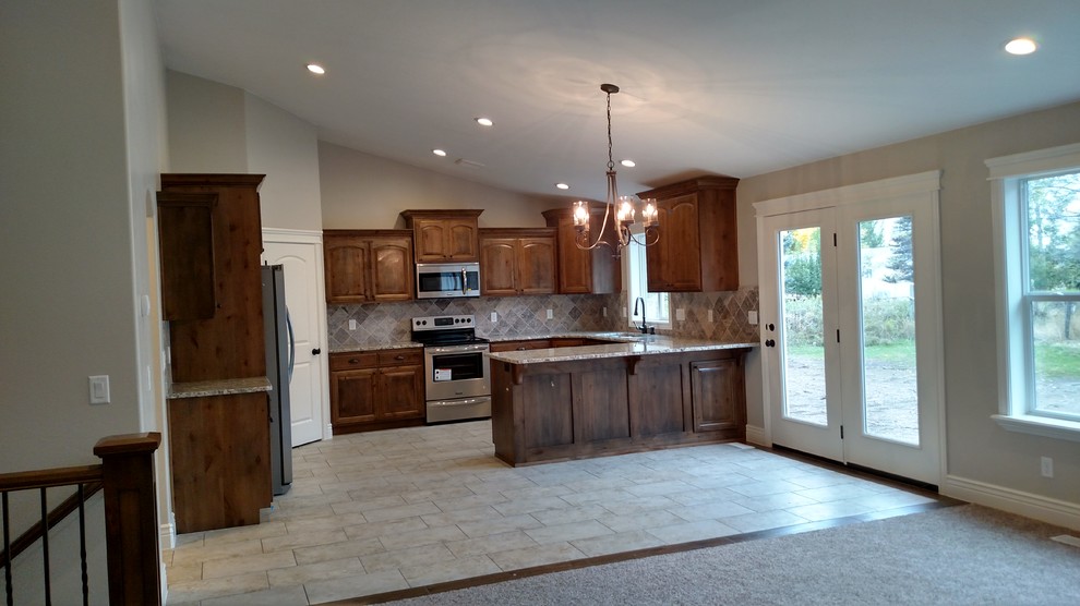 Home design - transitional home design idea